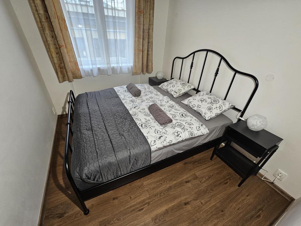 Sweet Apartment In The Heart Of Прага Екстер'єр фото